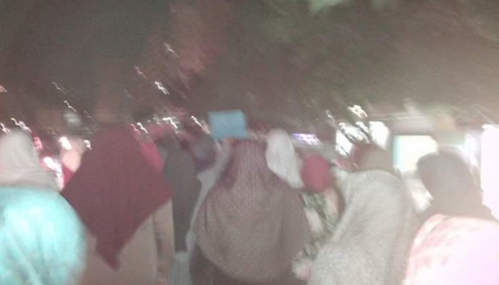 مسيرة ليلية لحركة بنات الثورة بلاحضر بالإسكندرية