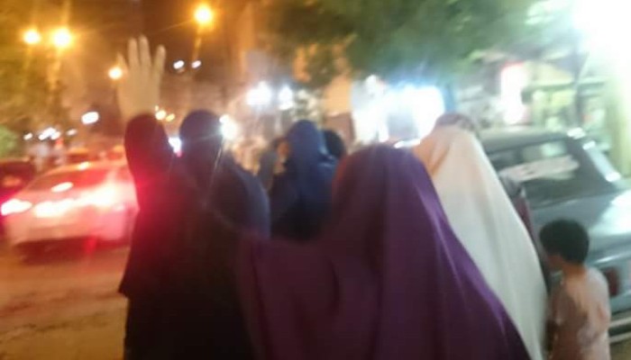 رغم التضييق الأمني حرائر المنتزة بالإسكندرية يهتفن "السيسي خاين وعميل"