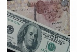 دولة العسكر .. شح الدولار يهدد الاقتصاد بعد الانخفاض المريع للجنيه