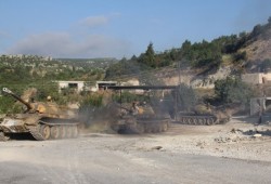 النظام السوري يعزل ضباطا بعد خسارة مواقع بريف اللاذقية