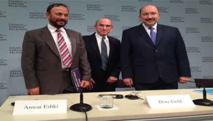 حماس ترد على المتصهين "أنور عشقي" هناك من يرى المقاومة بعيون صهيوأمريكية