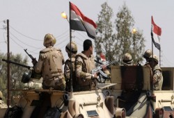 استشهاد مواطن جراء استهداف جيش الانقلاب لسيارة بالشيخ زويد بقذيقة صاروخية