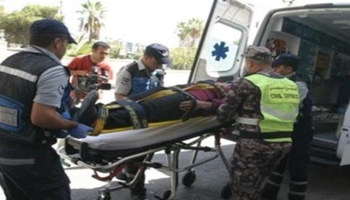 إصابة 12 عاملا مصريا في حادث تصادم بالأردن