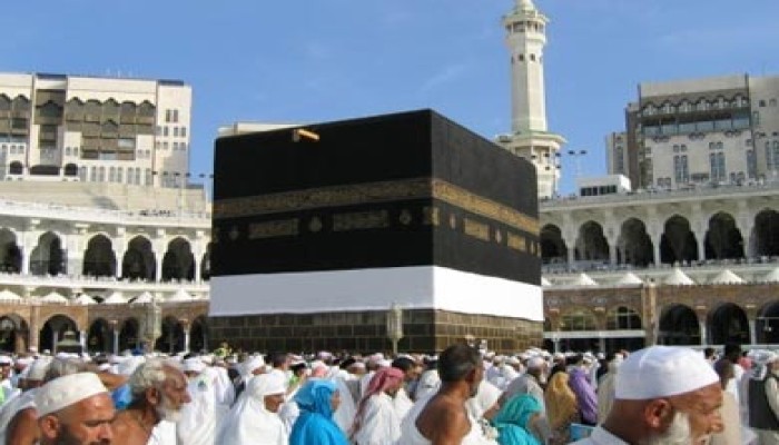 اللجنة العليا للحج السياحي توافق على رفع الأسعار تذرعا بإرتفاع سعر الريال