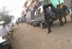 أهالي قرية بالدقهلية يحتجزون فردي شرطة بعد قتلهم لمواطنين