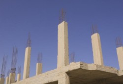 20% زيادة في أسعار الحديد والأسمنت