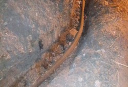 كبلات الكهرباء تهدد حياة المواطنين برشيد وغياب الرقابة شعار محليات الانقلاب