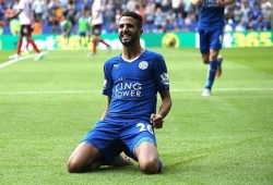 صحيفة بريطانية: فينغر يقنع رياض محرز بحمل قميص آرسنال