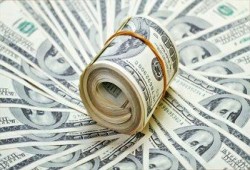 استقرار سعر الدولار بالسوق السوداء مسجلًا 12.70 جنيهًا للبيع