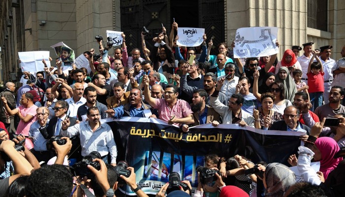 أوضاع الصحفيين في مصر خلال 6 أشهر.. 104 حالات احتجاز.. 4 إعدام