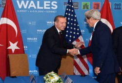 أمريكا تتسلم من تركيا 85 صندوقاً من الوثائق تدين غولن.. وكيري في أنقرة قريبا