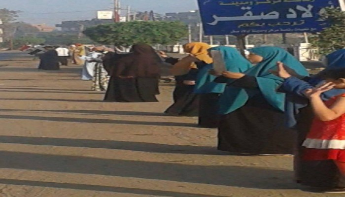 ثوار البحيرة والشرقية يواصلون مظاهرات "مصر مش للبيع"