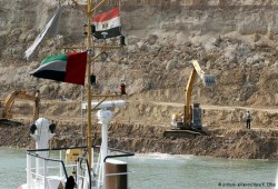 في ذكرى افتتاح تفريعة القناة .. حسبة الجنيه والدولار التي خدع بها السيسي المصريين