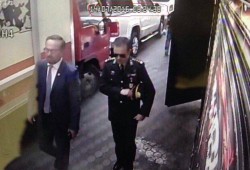 وسائل إعلام تركية تنشر صورة لقائد انقلابي بصحبة السفير الأمريكي قبل الانقلاب بيوم