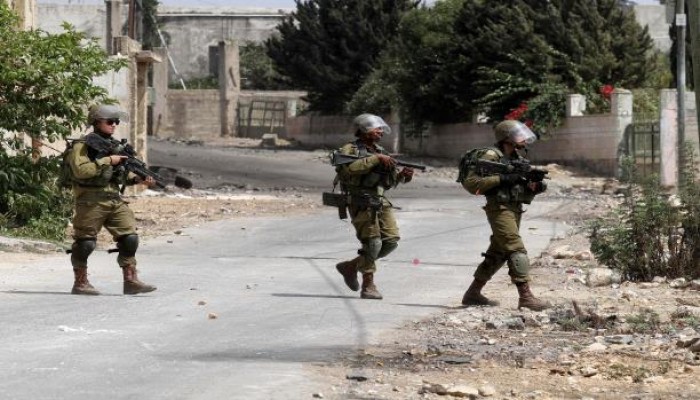 مستوطنون يقتحمون الأقصى ومواجهات بالضفة