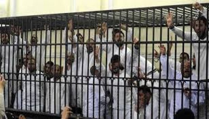 السجن 3 سنوات لمعتقل وبراءة 5 بإعادة إجراءات محاكمتهم بهزلية "الإسماعيلية"