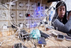 تحذير من شحن الأجهزة المحمولة على الفراش