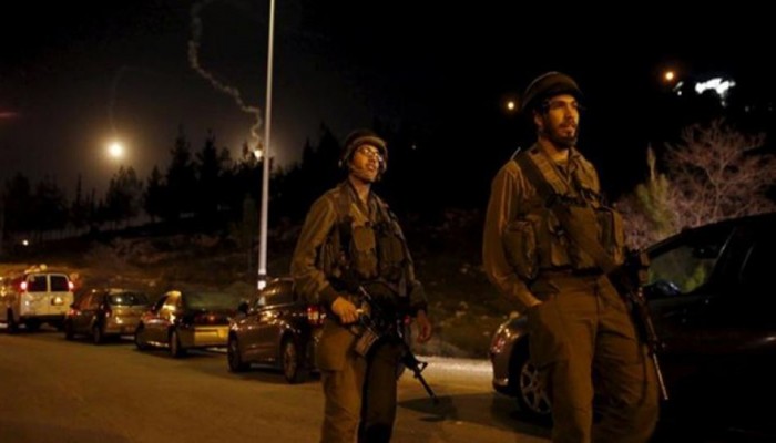 الاحتلال الصهيونى يعتقل شابين بعد إصابة أحدهما شرق رام الله