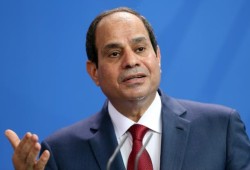 حملة مخابراتية لتعويم السيسي الغارق.. ونشطاء: "كل ما تتزنق إعمل توقيعات"