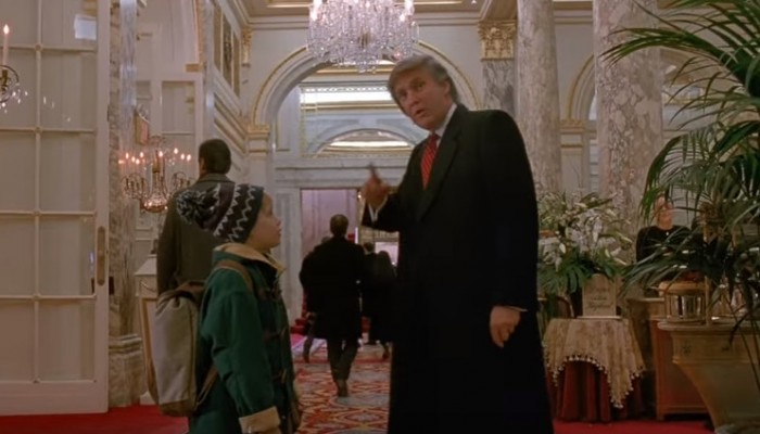 فضائح ماضي "ترامب" تتواصل : كومبارس في فيلم أمريكي شهير