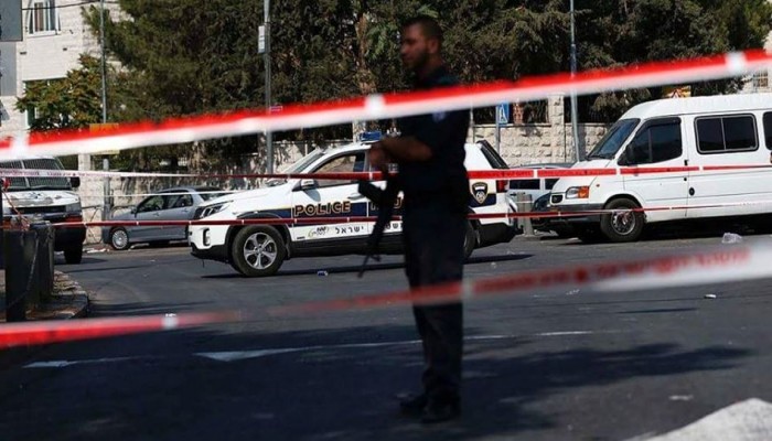 إصابة مستوطن بجراح في عملية طعن بالقدس وانسحاب المنفذ