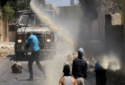 عشرات الإصابات في قمع الاحتلال مسيرتين لفلسطينيين