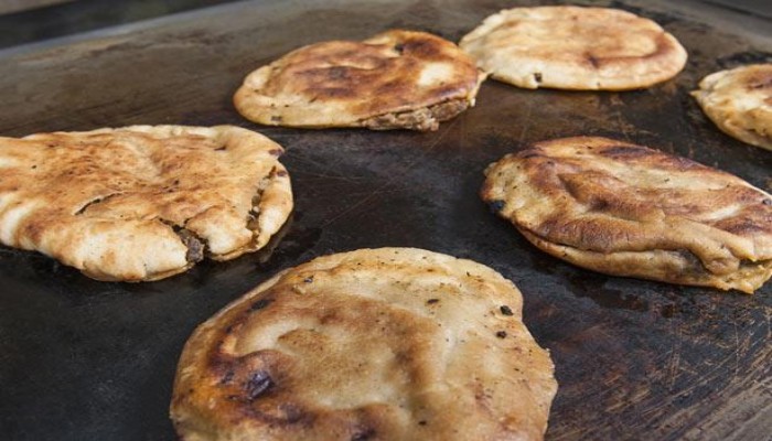 ضبط محل شهير يستخدم لحوم الحمير في "الحواوشي"