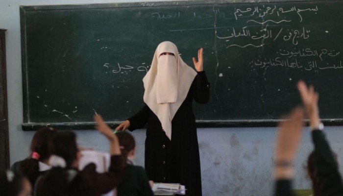 سلطات الاحتلال تحذف آيات قرآنية ونصوص وطنية من المناهج الفلسطينية