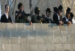في ذكرى ما يسمونه "خراب الهيكل": الصهاينة يقتحمون الأقصى