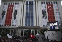 "العدالة والتنمية" التركي يحي ذكرى تأسيسه الـ15 بمراسم بدون احتفالات