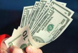 الدولار يسجل 12.75 جنيهًا للبيع بالسوق السوداء