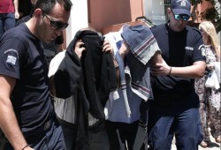 تركيا تطالب اليونان بتسليم 8 عسكريين هربوا إلى أراضيها