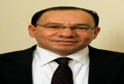 وائل قنديل "ساخرًا": أخشى أن يتحول الأهلي لفريق "ذو خلفية عسكرية"