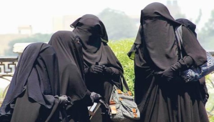 سياسيون يدعون لحظر ارتداء النقاب بالنمسا