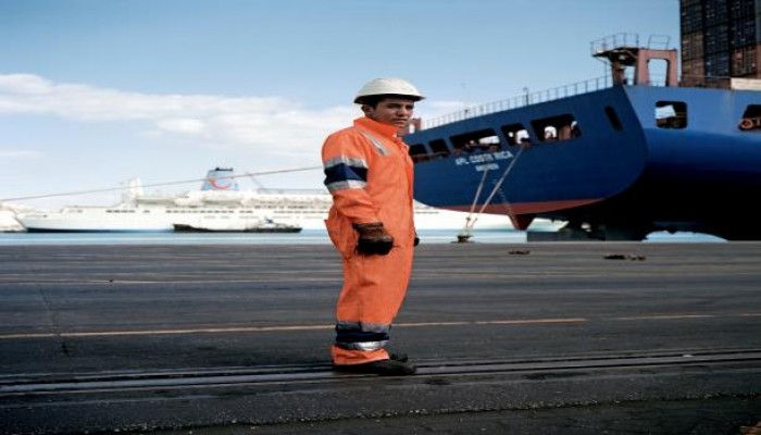 نظام الانقلاب يلغي الجنيه ويلزم المتعاملين السداد بالدولار