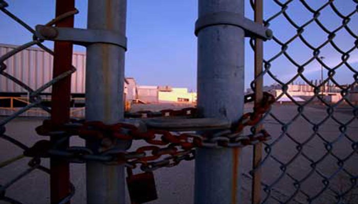 اقتصادي: 3 آلاف مصنع توقفت عن العمل منذ الانقلاب (فيديو)