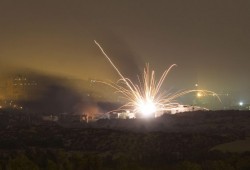 عدة إصابات حصيلة الغارة الصهيونية على قطاع غزة .. وحماس تحذر