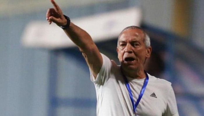 "فيريرا" يرحب بتدريب الأهلي