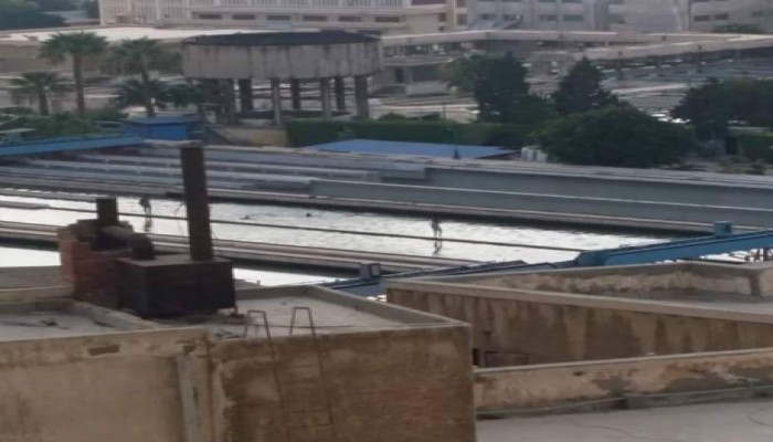 "إهمال وتسيب": عمال محطة "وابور المياه" بالإسكندرية‬ يسبحون في مياه الشرب