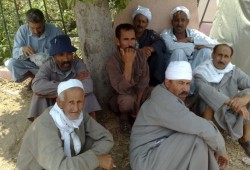 أهالي قرية بالبحيرة يعلنون الامتناع عن دفع فواتير الكهرباء