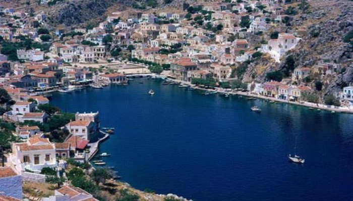 بعد فضيحة تيران.. السيسي يبيع جزيرة تشويس لليونان