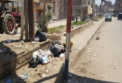 أكوام القمامة.. سمة شوارع مصر في عهد الانقلاب