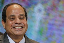 مصريون ساخرون لـ"السيسي: "فاضل تفرض ضريبة على المشي في الشارع"