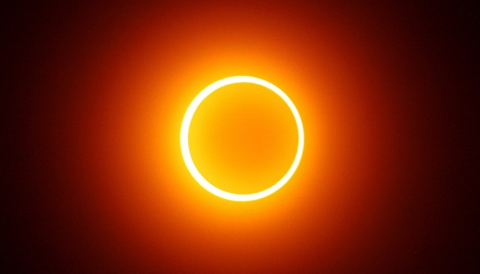 معهد الفلك: العالم سيشهد آخر كسوف للشمس خلال العام الجارى الخميس المقبل
