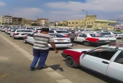 إضراب سائقو التاكسي بالعاشر من رمضان