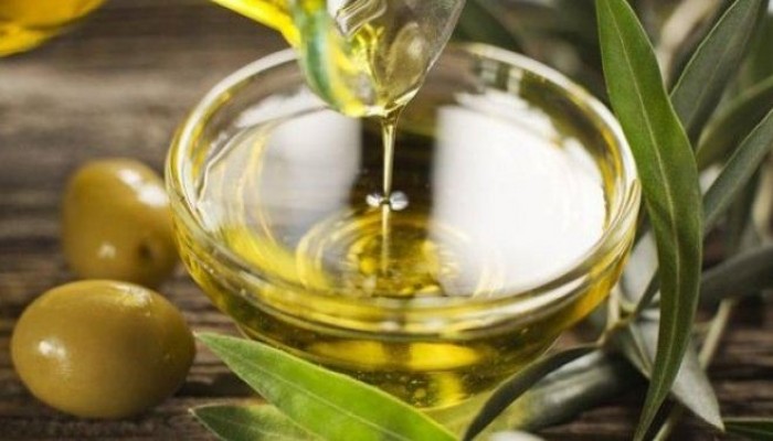 دراسة إيطالية: زيت الزيتون أفضل للقلب من أدوية الكوليسترول