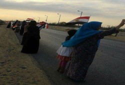سلسلة بشرية لحرائر السنبلاوين ضمن فاعليات اسبوع قوم هات حقك