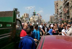 مواطنون يقطعون شارع الجيش بطنطا أمام محافظة الغربية بسبب نقص ألبان الأطفال