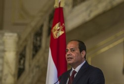 السيسي يتلعثم بالإرهاب بالهند ويلقى فتورا بالصين (فيديو)