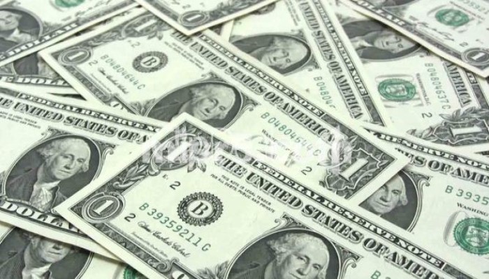 ارتفاع سعر الدولار بالسوق السوداء مسجلًا 12.80 جنيهًا للبيع